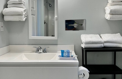 Wellfleet Hotel | The Even'tide