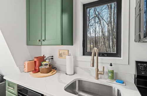 Brownsville Cabin | The Evergreen A-Frame - Walking access to the AT