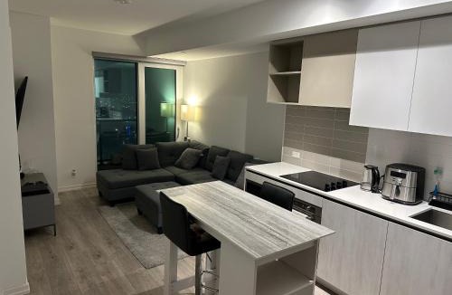 Vaughan Apartment | The Evergreen Shelter