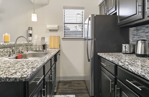 North Dallas House | The Everton Space |Gym| Pool| - Dallas Texas
