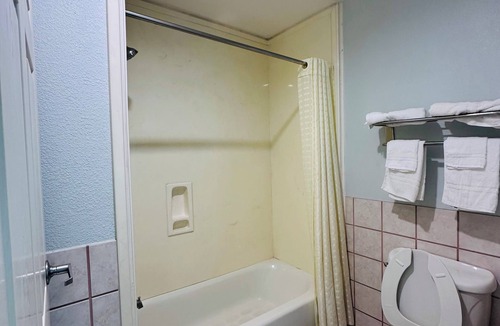West Columbia Hotel | The Executive Inn & Suites
