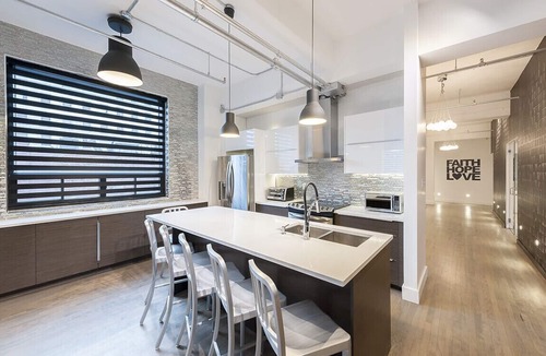Downtown Montreal Apartment | THE EXECUTIVE LOFT | Holland Hotel