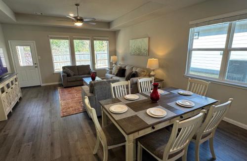 College Station House | The Expo Retreat, Walk to Brazos County Expo