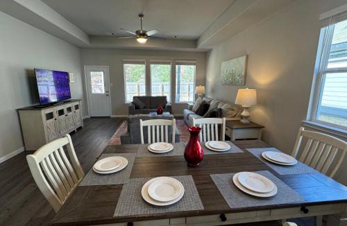 College Station House | The Expo Retreat, Walk to Brazos County Expo