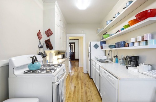 Summit Hill Apartment | The Fabulous flamingo