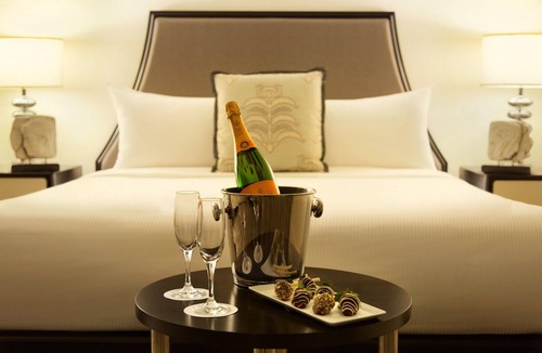 Exchange District Hotel | The Fairmont Winnipeg Gold Experience