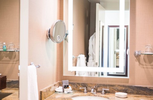 Exchange District Hotel | The Fairmont Winnipeg Gold Experience