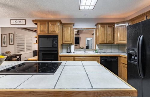 Lubbock House | The Fairview - 3BR/2BA - Pool & Hot Tub - Central