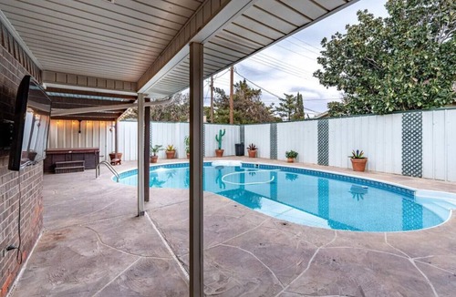 Lubbock House | The Fairview - 3BR/2BA - Pool & Hot Tub - Central