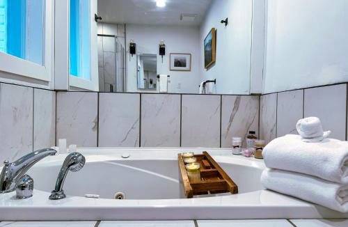 Collingwood House | The Fairway Flat