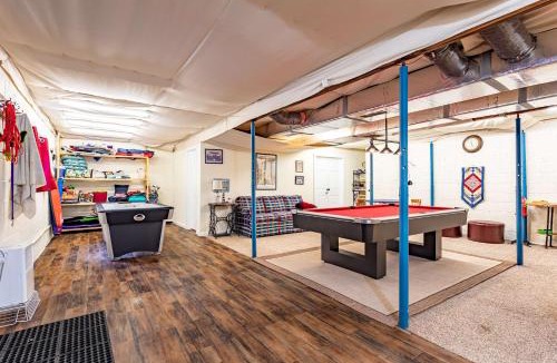 Lake Ariel Ski Chalet | The Fairway Lodge Game Room Fire Pit Tee Tim