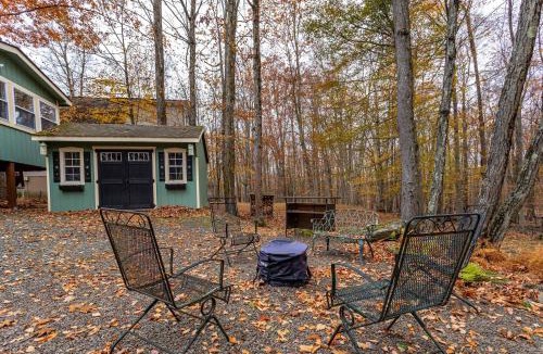 Lake Ariel Ski Chalet | The Fairway Lodge Game Room Fire Pit Tee Tim