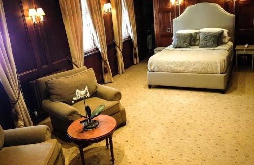 Rushmoor District Hotel | The Falcon Hotel