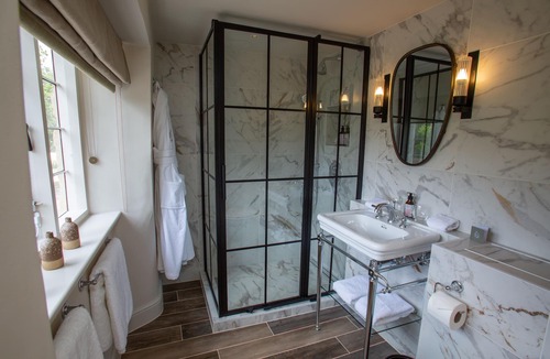 Castle Ashby Hotel | The Falcon Hotel