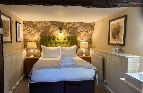 Great Tew Hotel | The Falkland Arms