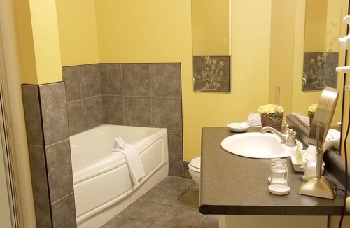Walters Falls Hotel | The Falls Inn - Walters Falls