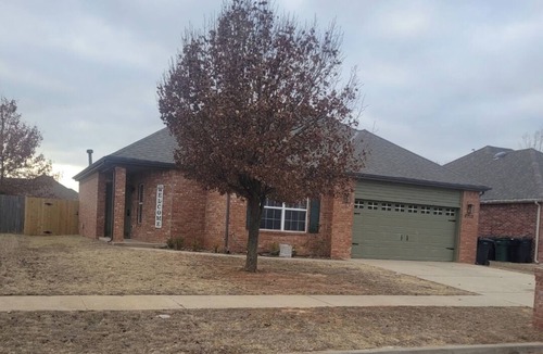 Oklahoma City House | The Family and Friends Gathering- affordable luxury! Comfortable and Peaceful!