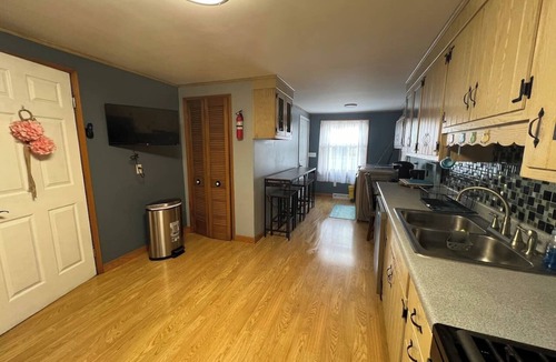 Erie House | The Family Escape Ranch (Large Listing)