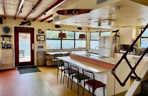 Leander House | The Famous FloatHouse Stay ON Lake Travis Unlike Anything Else