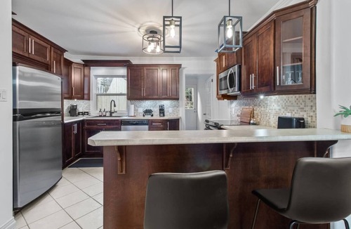 Downtown St. John's House | The Fancy House 3bed DT w/Fenced Yard