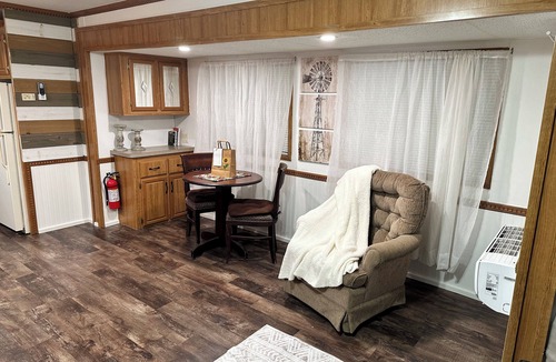 Cosby House | The Farm, a cozy camper in delightful Cosby with AC, WiFi