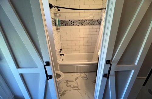 Lancaster Apartment | The Farm- Apt 2