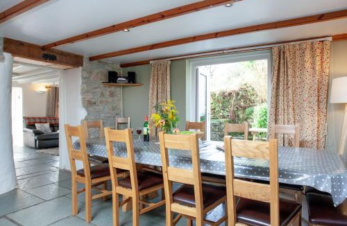 Carnmenellis House | The Farm House