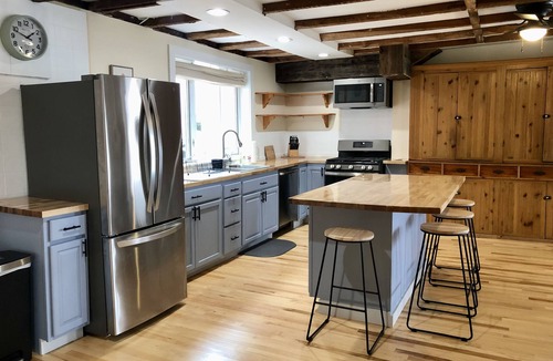 Smyrna Other | The Farmhouse - 15 minutes from Colgate