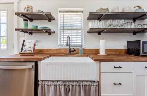 Crawford Other | The Farmhouse - 15min from Waco