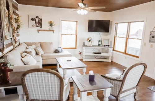 Owensville House | The Farmhouse at Red Oak Valley