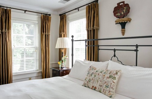 Afton Bed & Breakfast | The Farmhouse at Veritas
