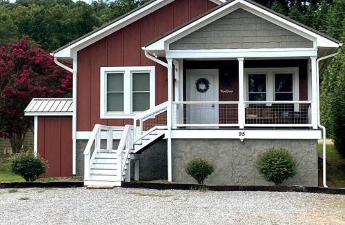 Skyland House | The Farmhouse at Wolfehaven