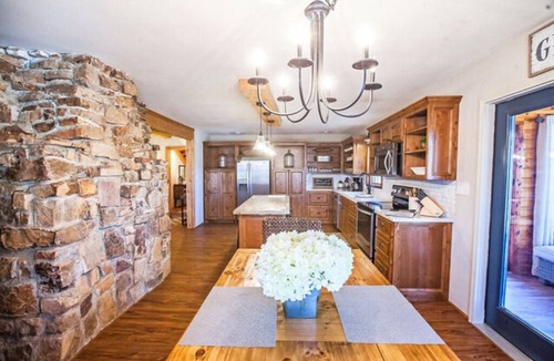 Smithville Cabin | THE FARMHOUSE CABIN