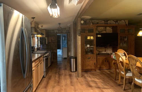 Boerne Cabin | The FarmHouse @ HomeAway Ranch