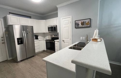 Wellborn House | The Farmhouse - Spacious Townhome Minutes From Texas A&M University