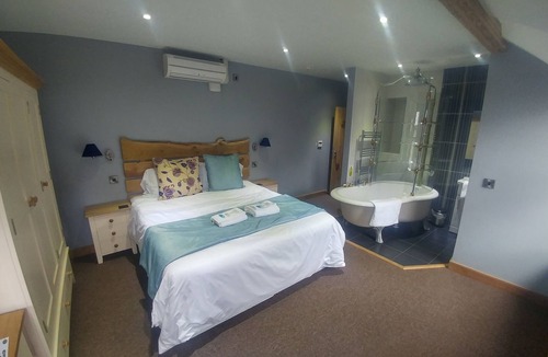 Ruthin House | The Feathers