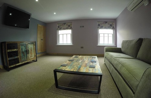 Ruthin House | The Feathers