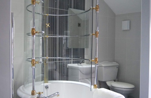 Ruthin House | The Feathers