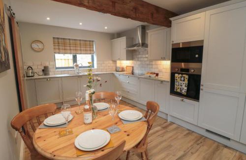 Holme House | The Feed Room