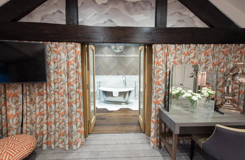 Fence Hotel | The Fence Gate Lodge