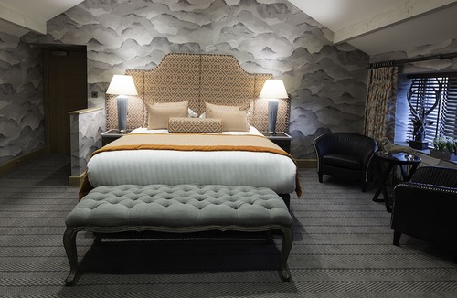 Fence Hotel | The Fence Gate Lodge