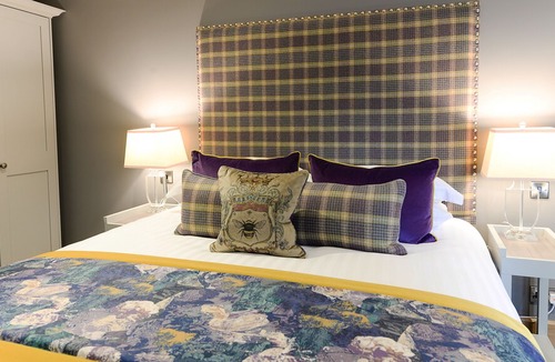 Fence Hotel | The Fence Gate Lodge