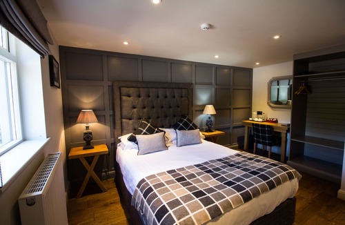 Slyne Hotel | The Fenwick Steak & Seafood Pub