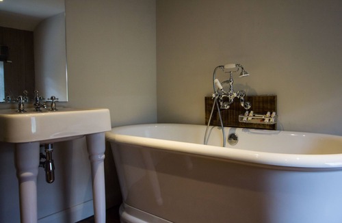 Slyne Hotel | The Fenwick Steak & Seafood Pub