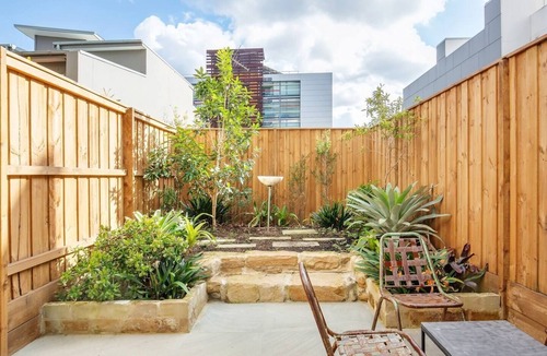 Alexandria Apartment | The Fern Split level Oasis with Lush Courtyard