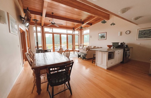 West Tisbury House | The Field House - Peaceful Martha’s Vineyard Escape with Serene Field Views