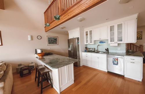 West Tisbury House | The Field House - Peaceful Martha’s Vineyard Escape with Serene Field Views