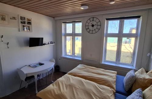 Arnager House | The FIG Studio - "Den Gule Svane" Guest House - near Rønne & Beach