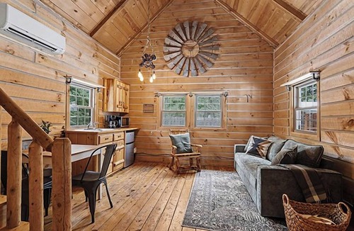 Harbert Cabin | The Firefly | Cabin | Firepit | Pet-Friendly