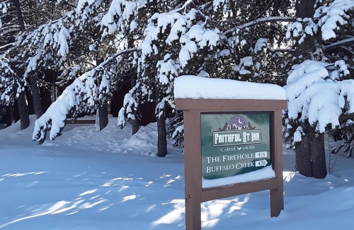 West Yellowstone House | The Firehole Cabin 418, 6 Bedrooms 4 Baths Sleeps up to 18 Yellowstone Entrance 2 Minutes Away